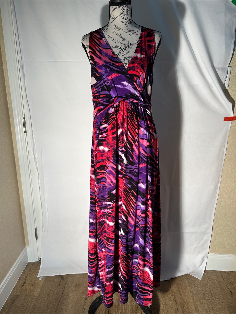 NY Collection Sleeveless Maxi Dress in Purple & Pink Abstract Print